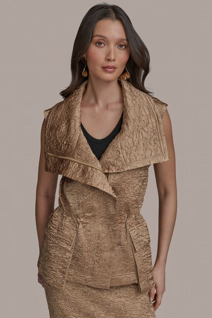 TEXT ZIP FRONT VEST - HAZELNUT
