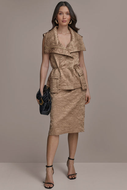 TEXT ZIP FRONT VEST - HAZELNUT