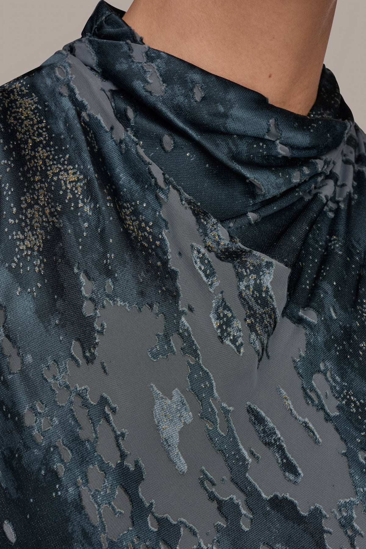 SLEEVELESS METALLIC BURNOUT DRESS - Blue Combo