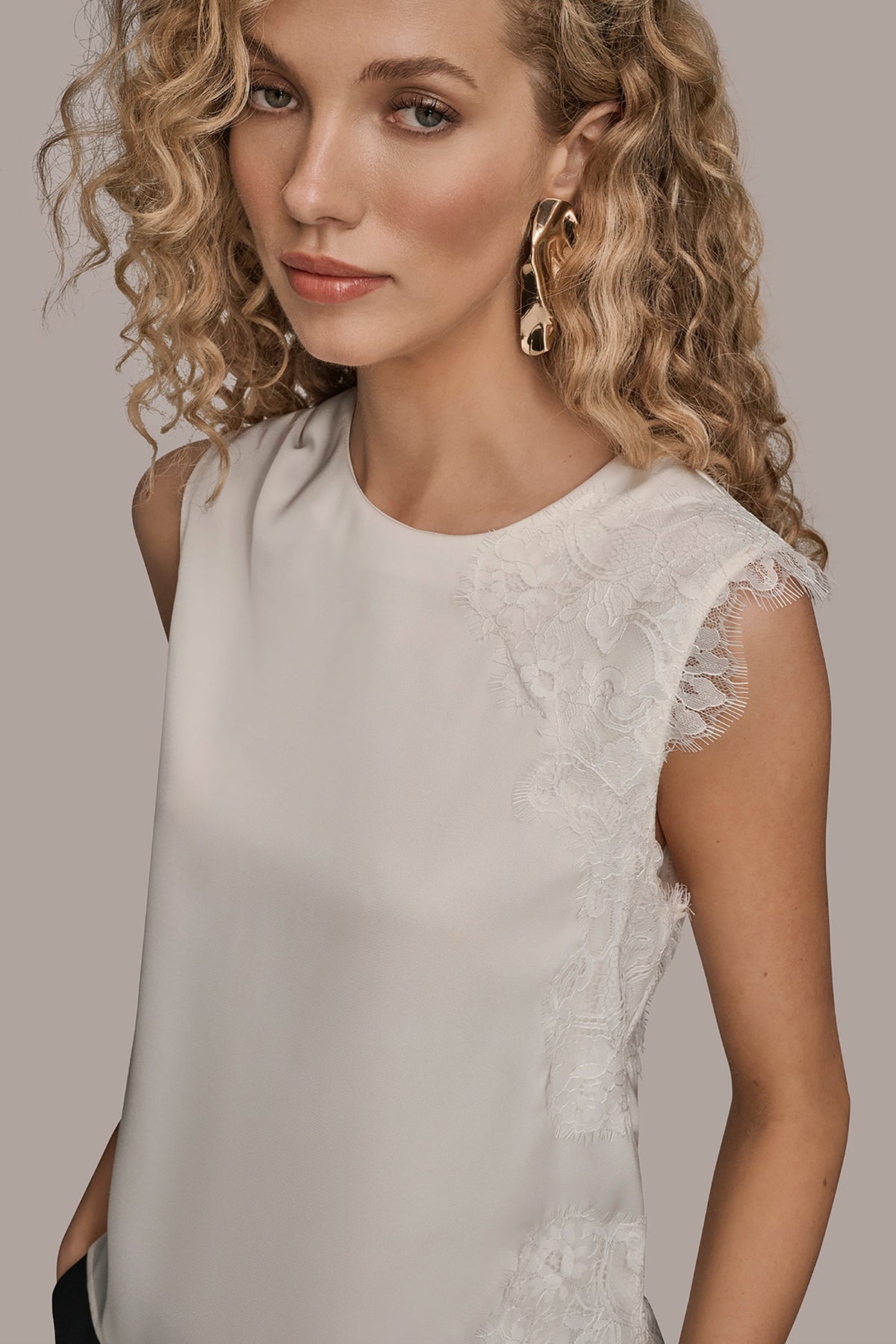 SLEEVELESS LACE-TRIM CREPE BLOUSE - Cream