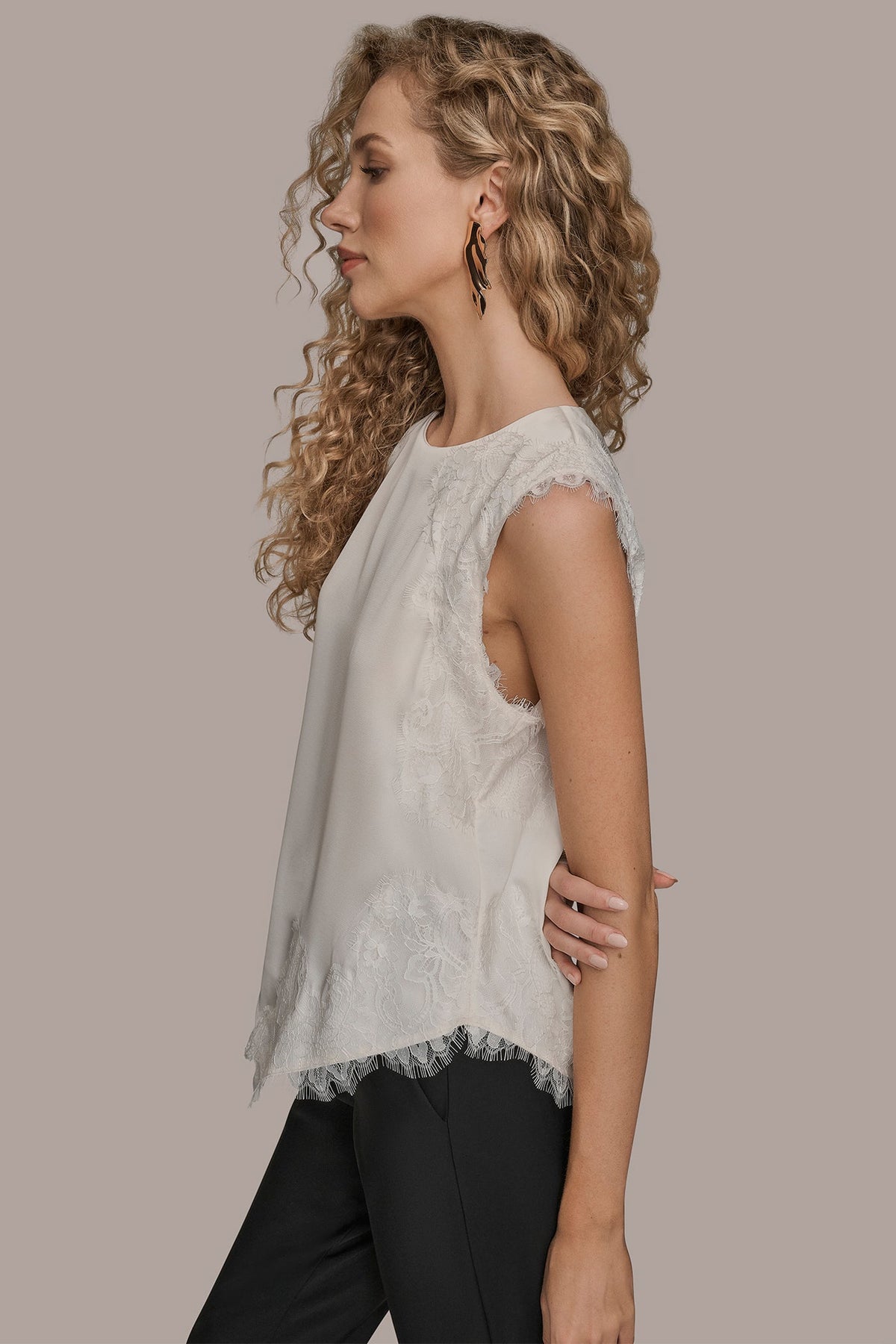 SLEEVELESS LACE-TRIM CREPE BLOUSE - Cream