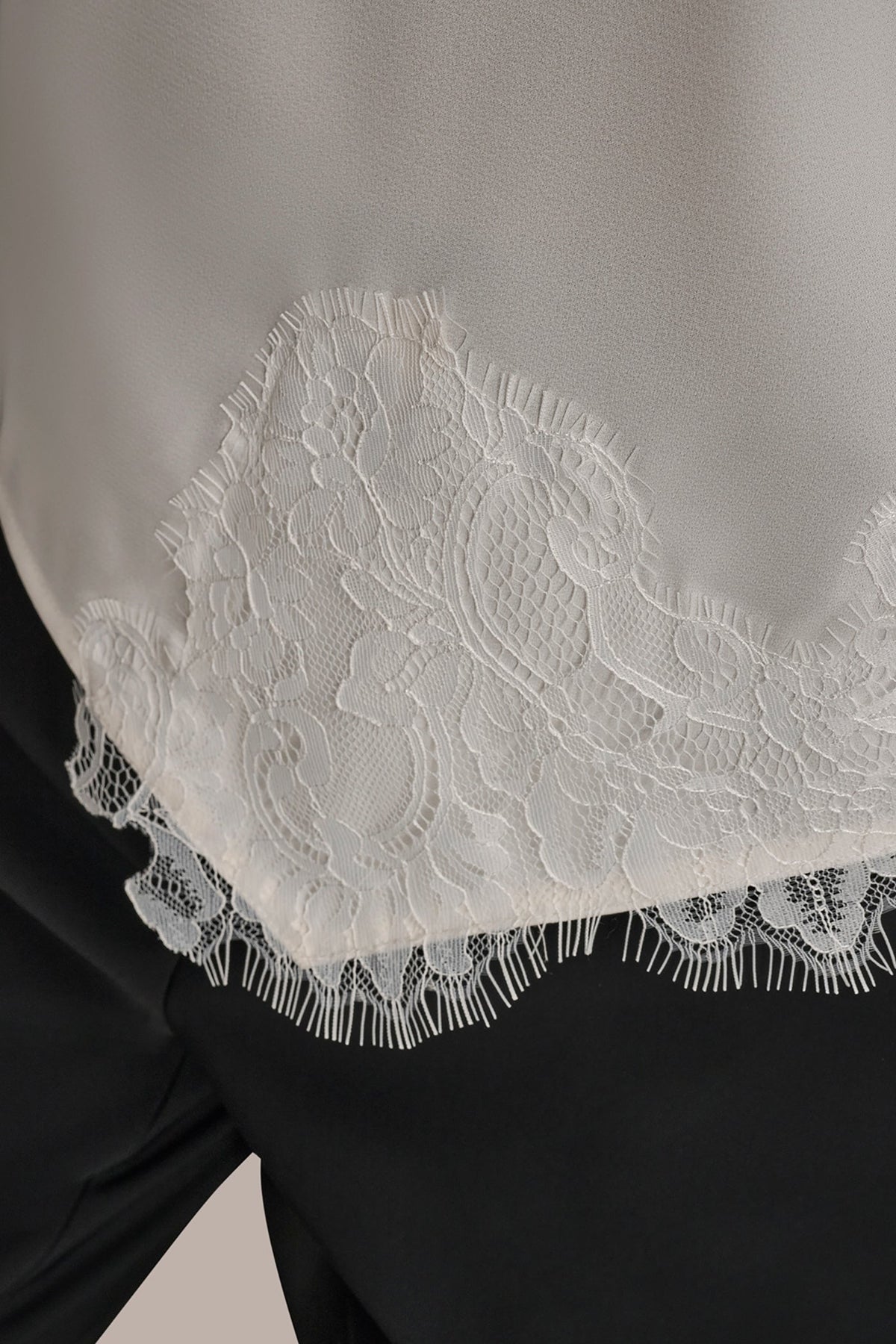 SLEEVELESS LACE-TRIM CREPE BLOUSE - Cream