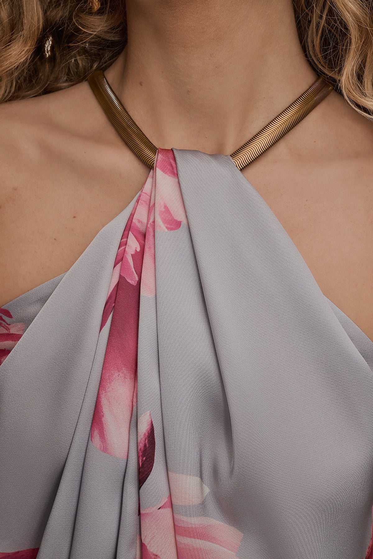 FLORAL TWIST-NECK HALTER BLOUSE - PINK SANDS MULTI