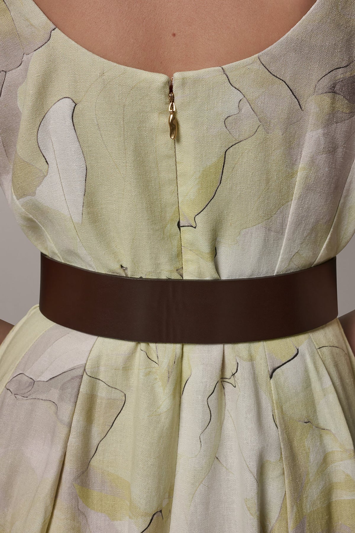 SLEEVELESS SQUARE NECK PRINTED BELTED MIDI FIT AND FLARE DRESS - Citrus Green Combo