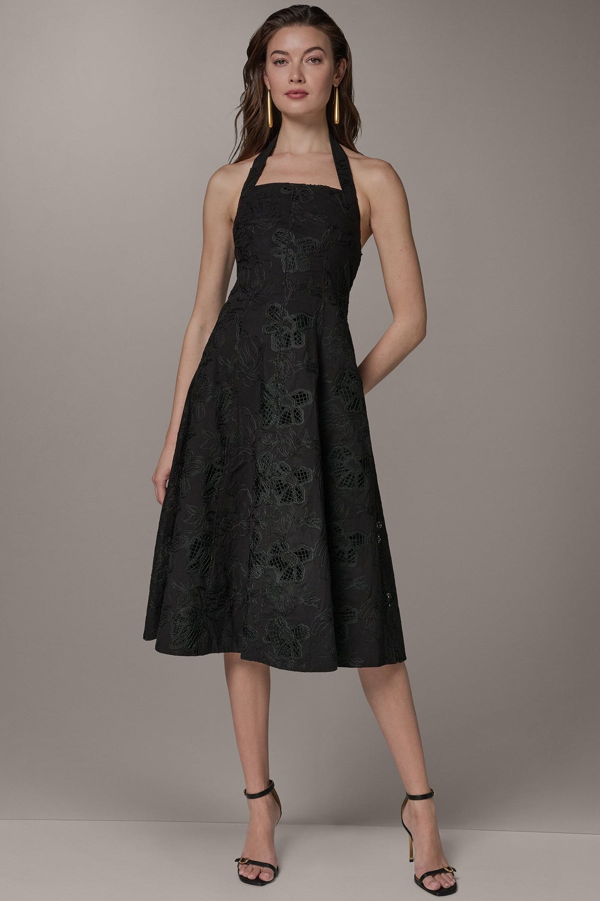 SLEEVELESS SWEETHEART MIDI HALTER DRESS - Black