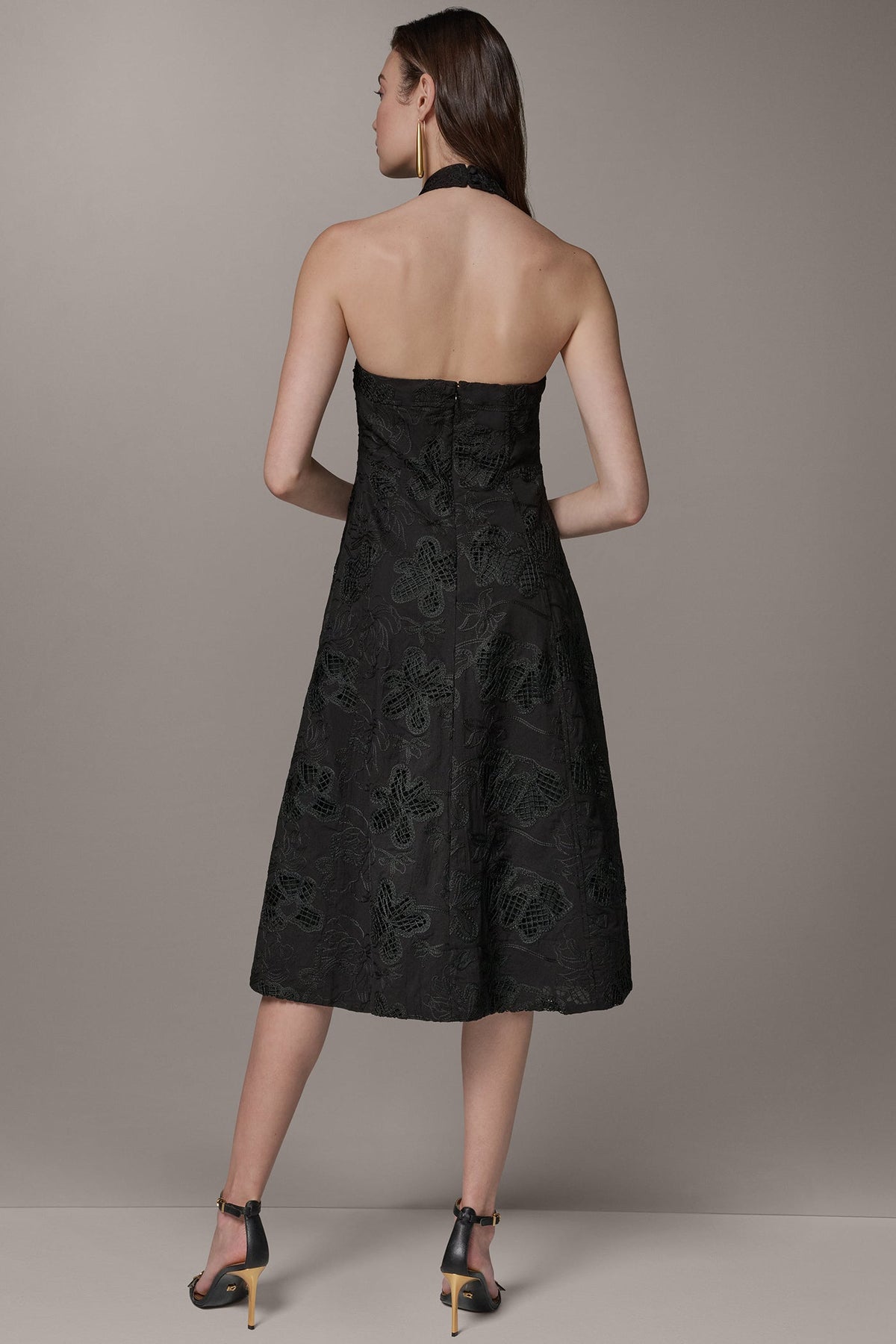 SLEEVELESS SWEETHEART MIDI HALTER DRESS - Black