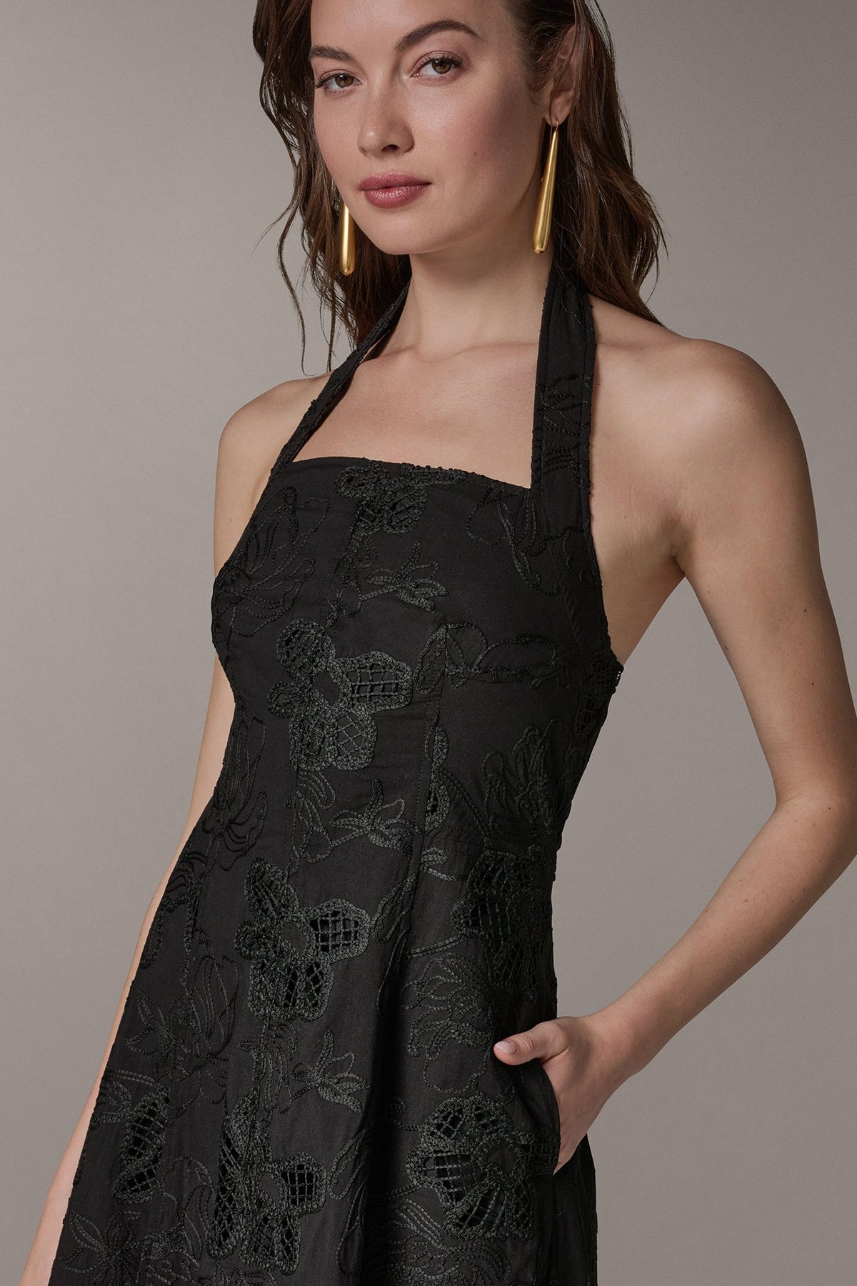 SLEEVELESS SWEETHEART MIDI HALTER DRESS - Black