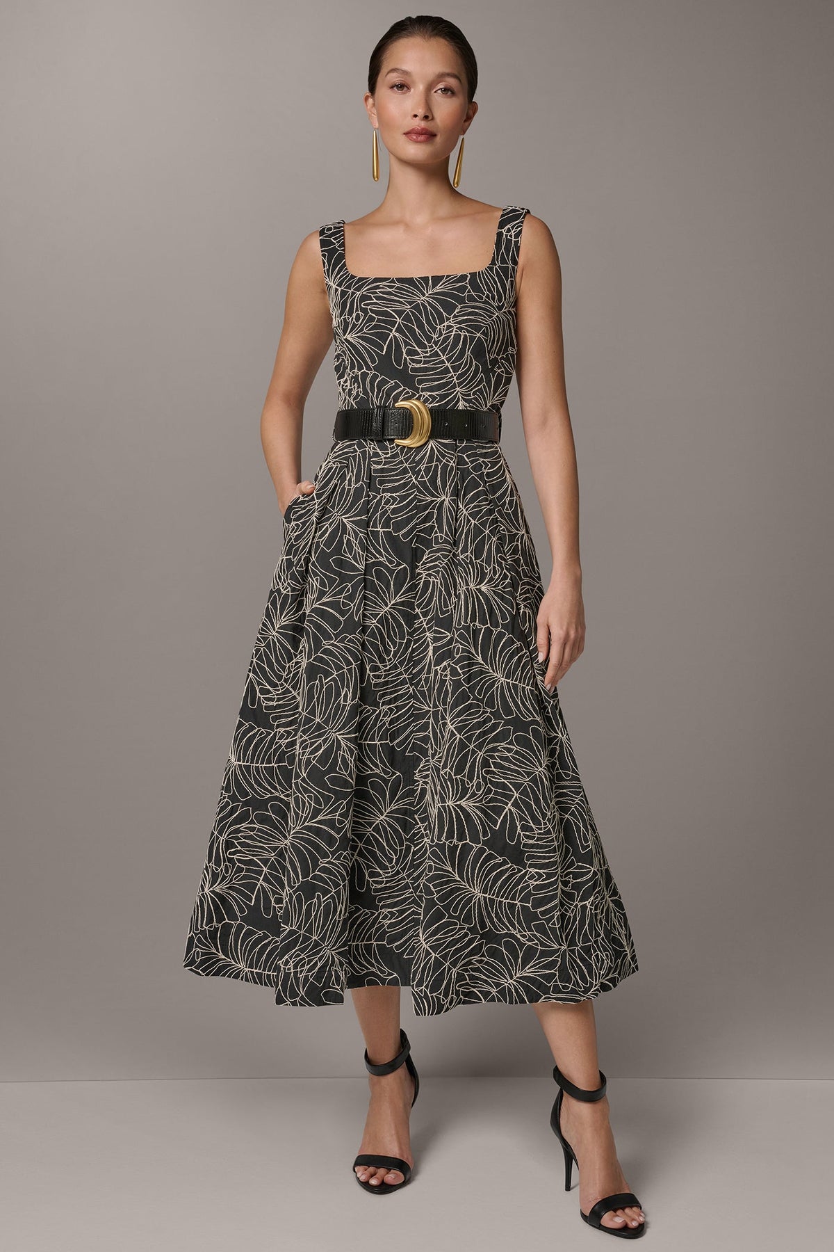 SLEEVELESS PLEATED MIDI A-LINE DRESS - Black/Light Canvas