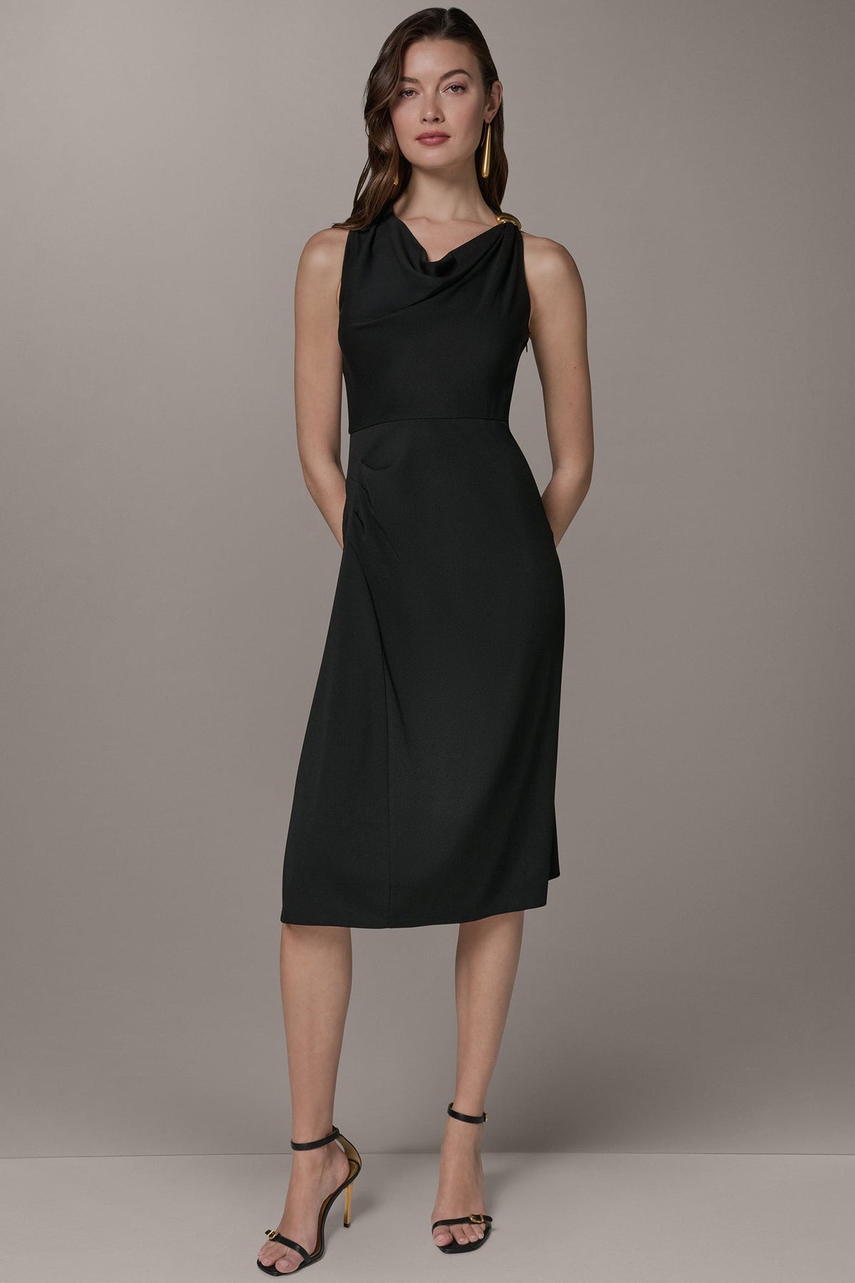 SLEEVELESS MIDI HALTER DRESS - Black