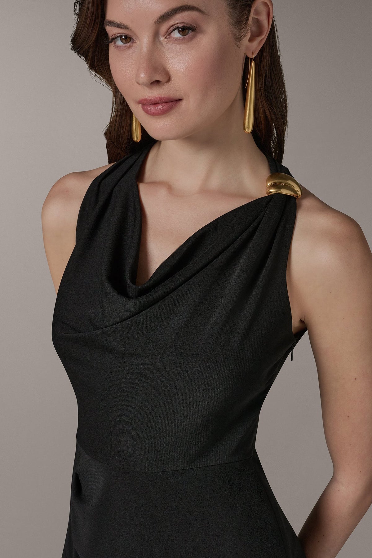 SLEEVELESS MIDI HALTER DRESS - Black