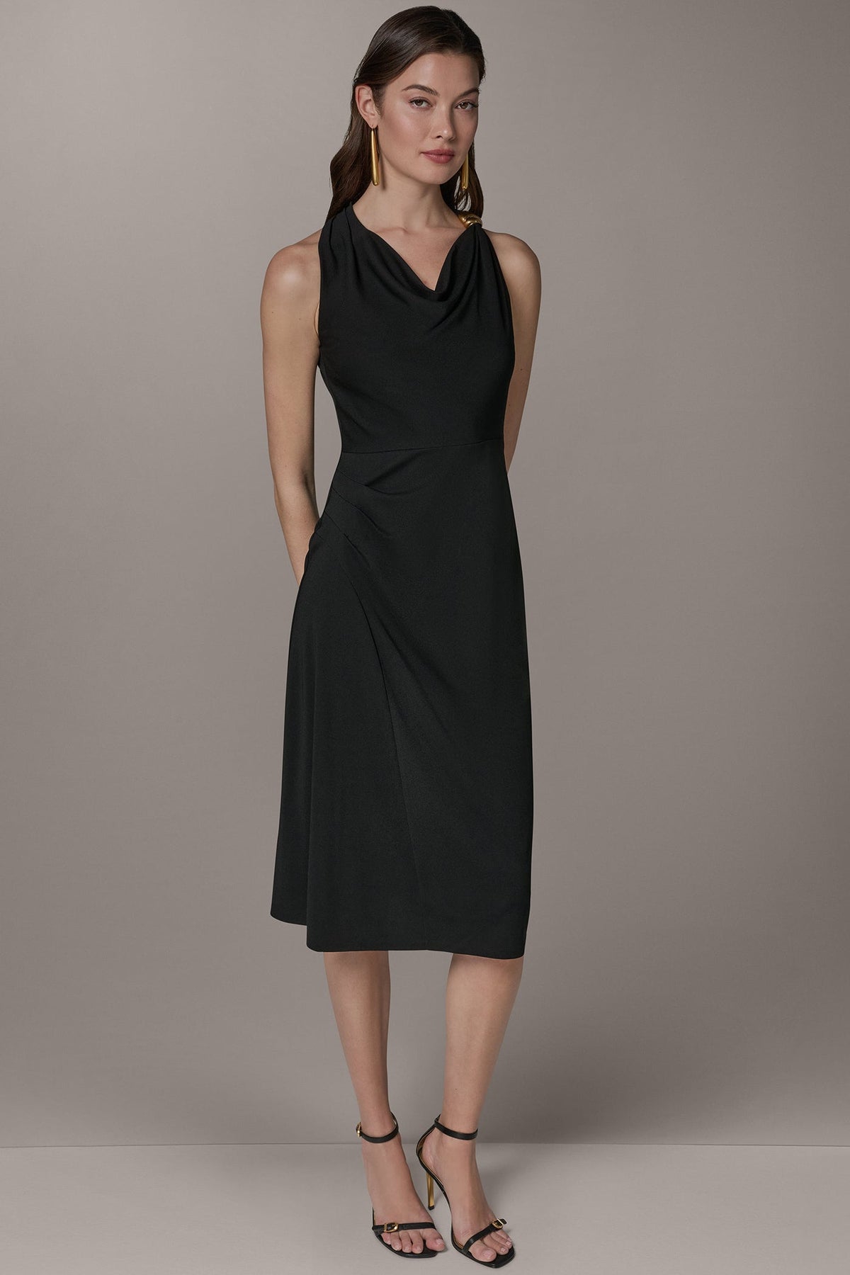 SLEEVELESS MIDI HALTER DRESS - Black