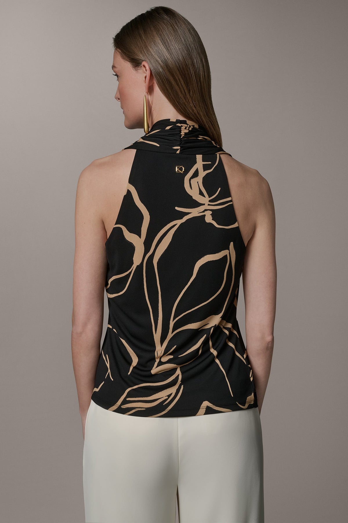 RUCHED V-NECK TOP - Black /Fawn
