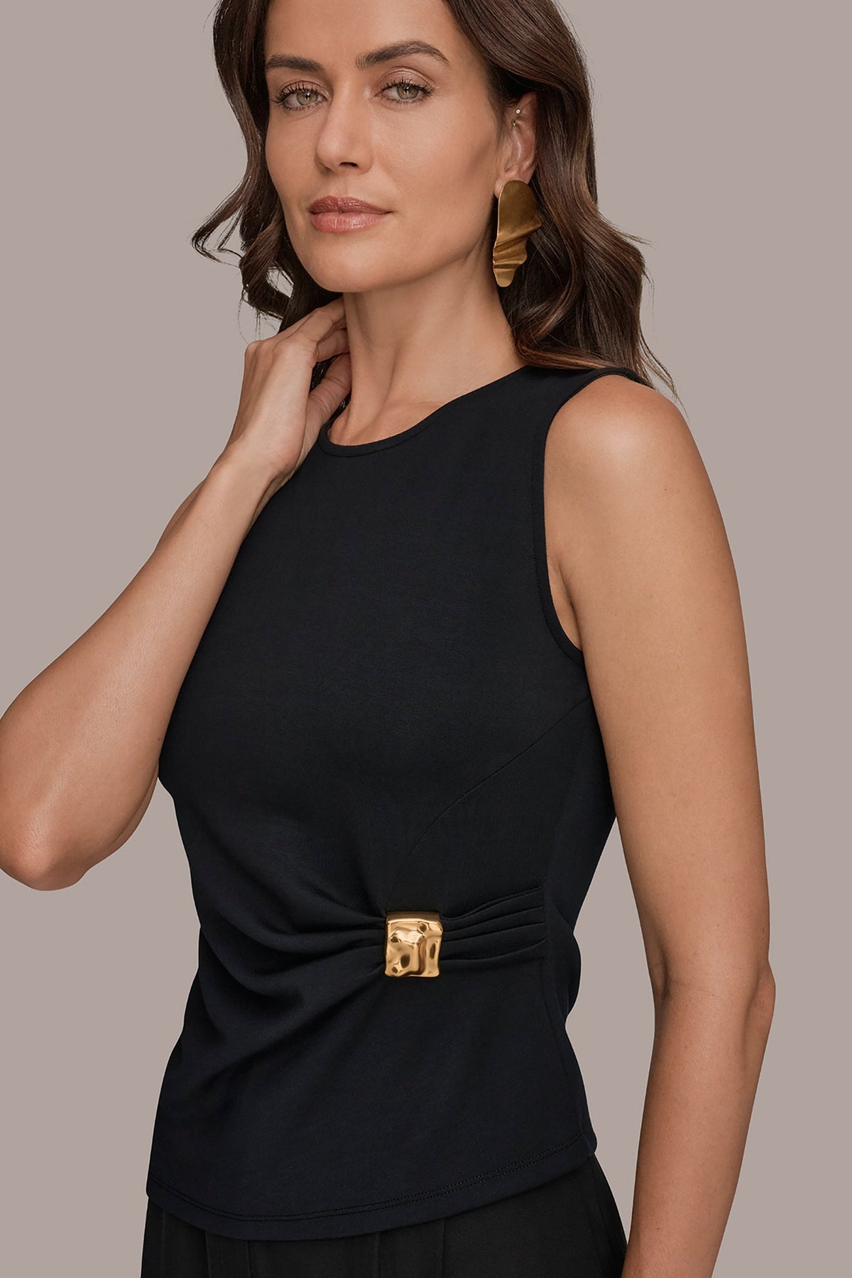 ASYMMETRIC HEM BLOUSE - Black