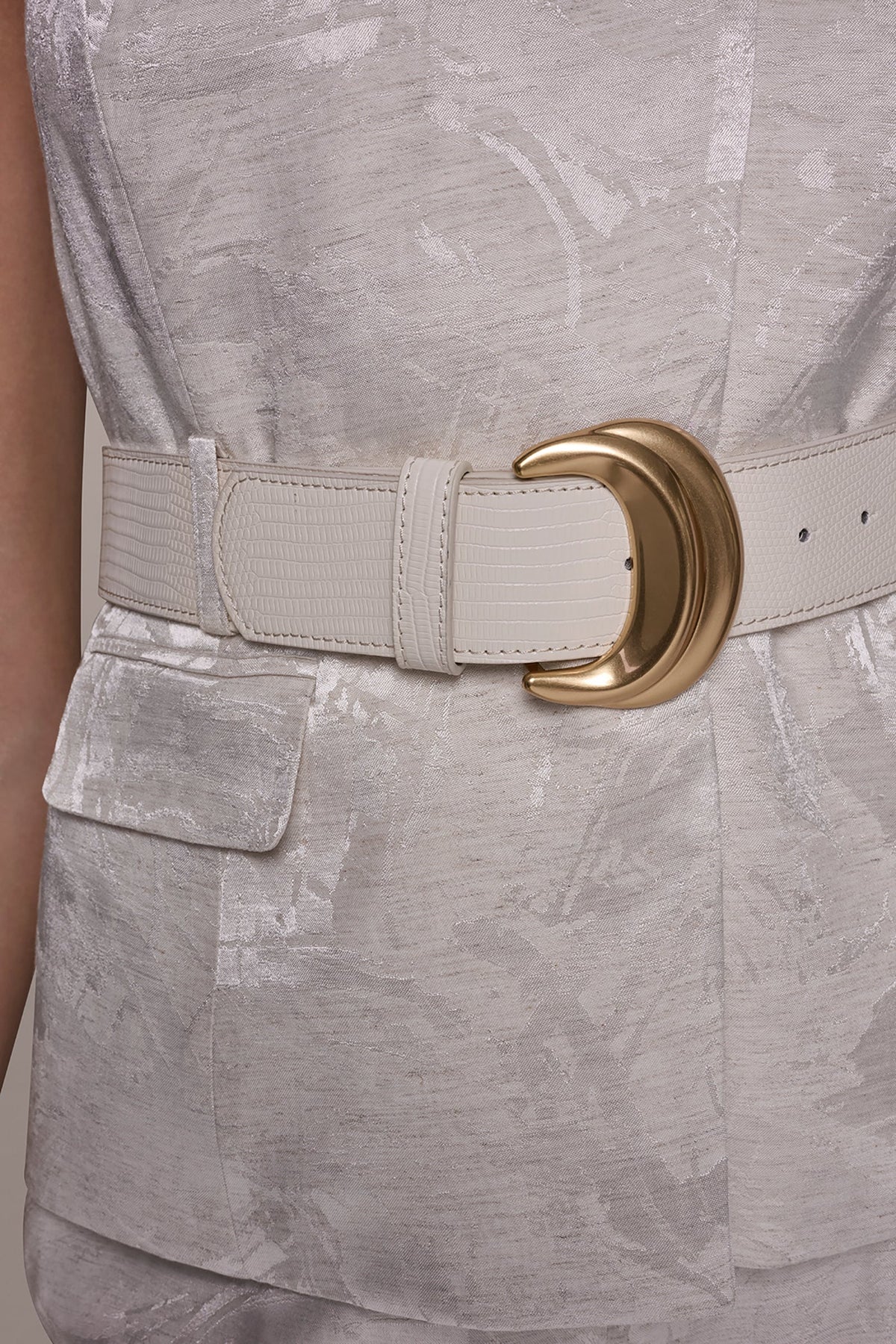 CROPPED CROSSOVER SUIT VEST - Light Flax