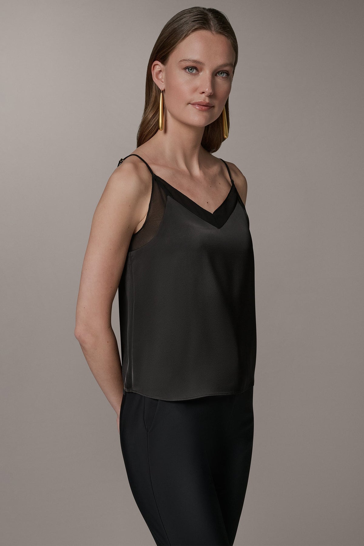 SLEEVELESS V-NECK CAMI - Black