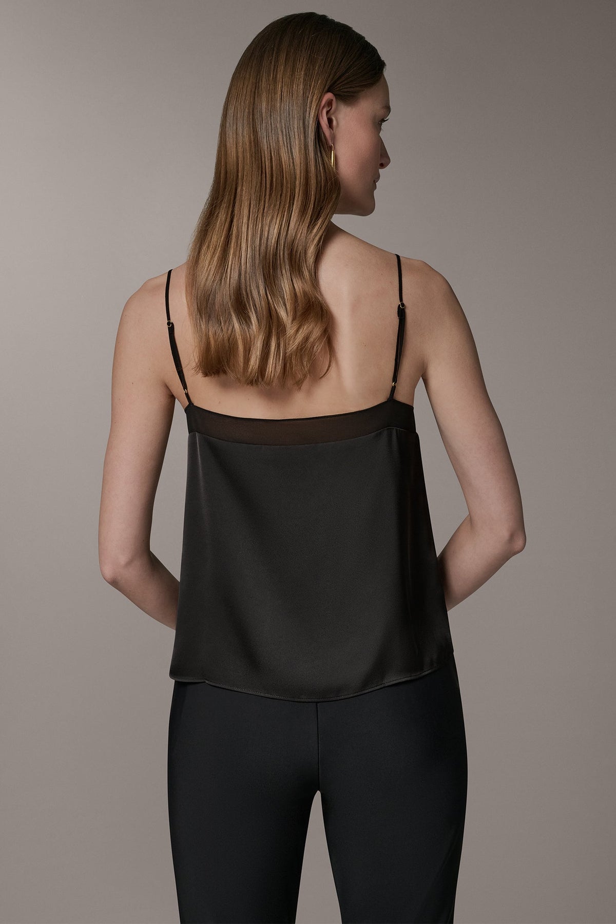 SLEEVELESS V-NECK CAMI - Black