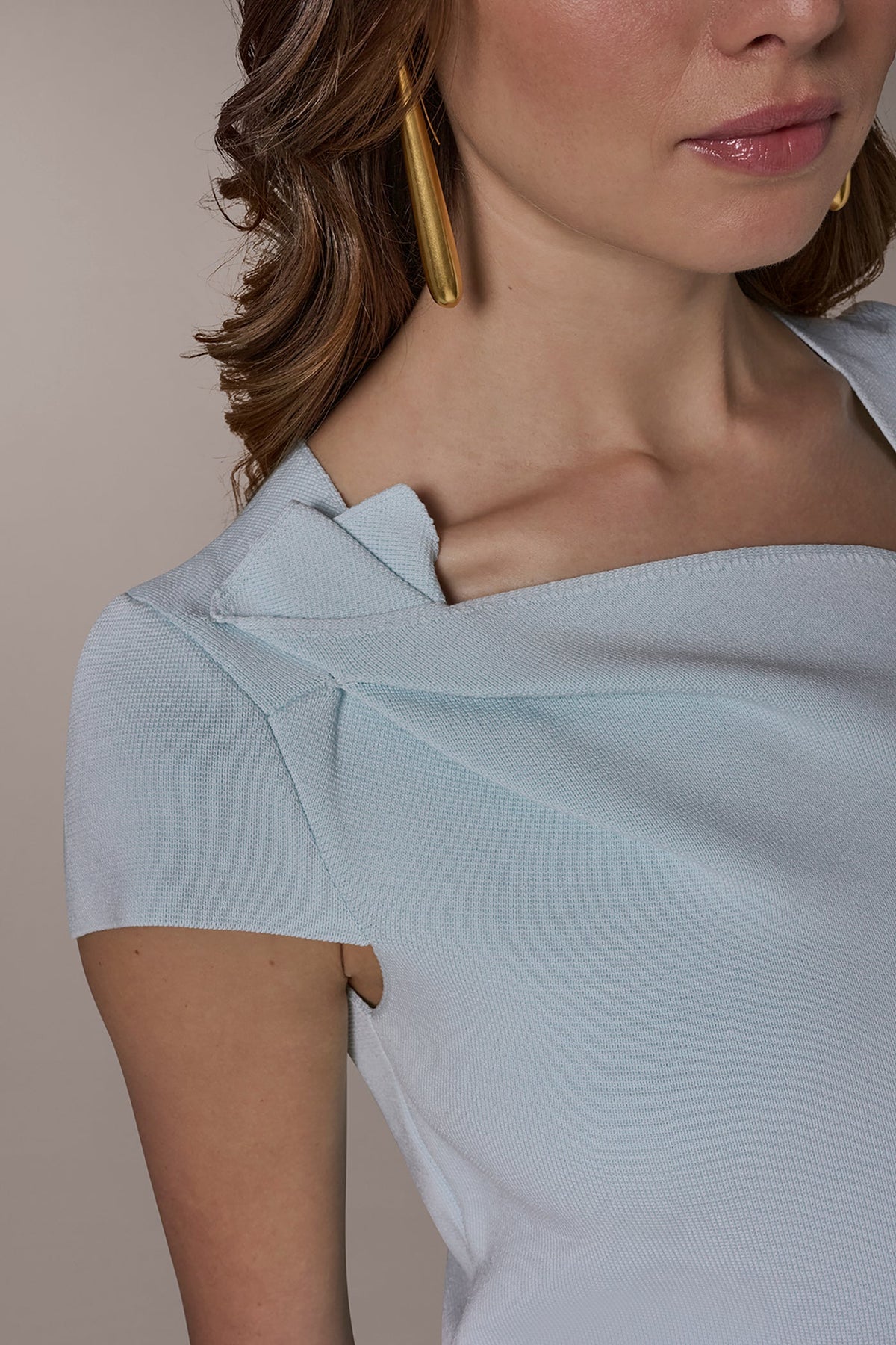 ASYMMETRIC TOP - Skylight