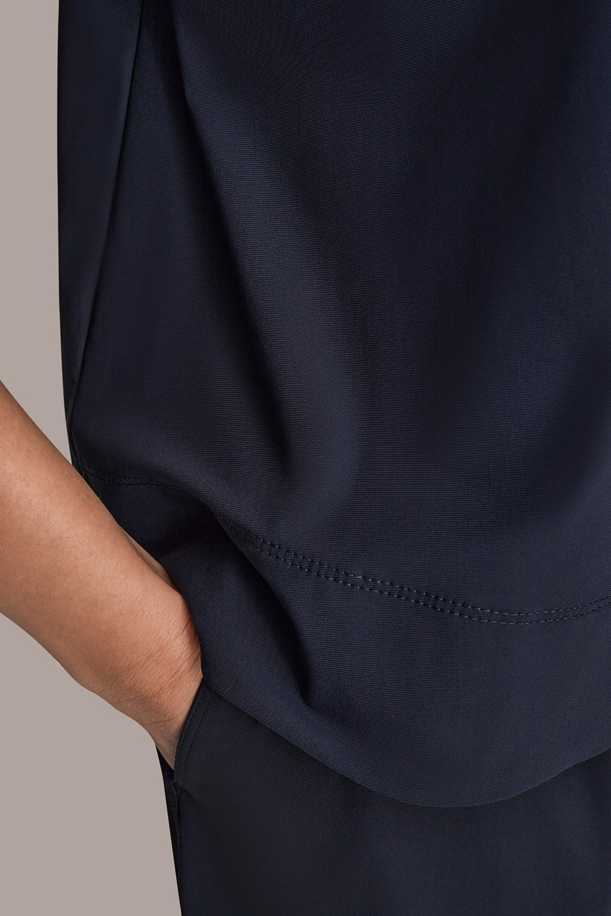 THE MODERN TRAVEL SLEEVELESS SWING TANK - NIGHTFALL