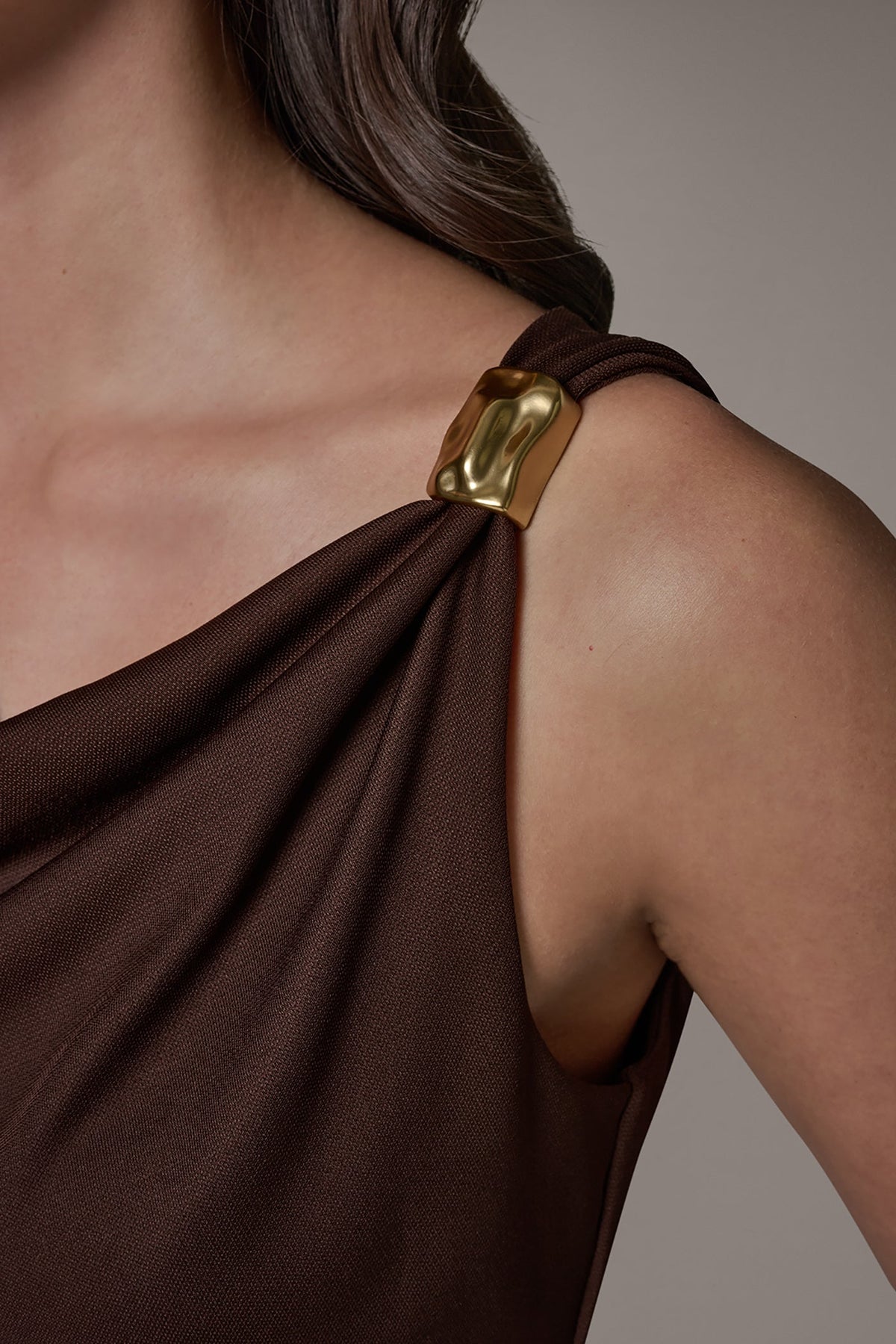 SLEEVELESS COWL-NECK TOP - Canyon