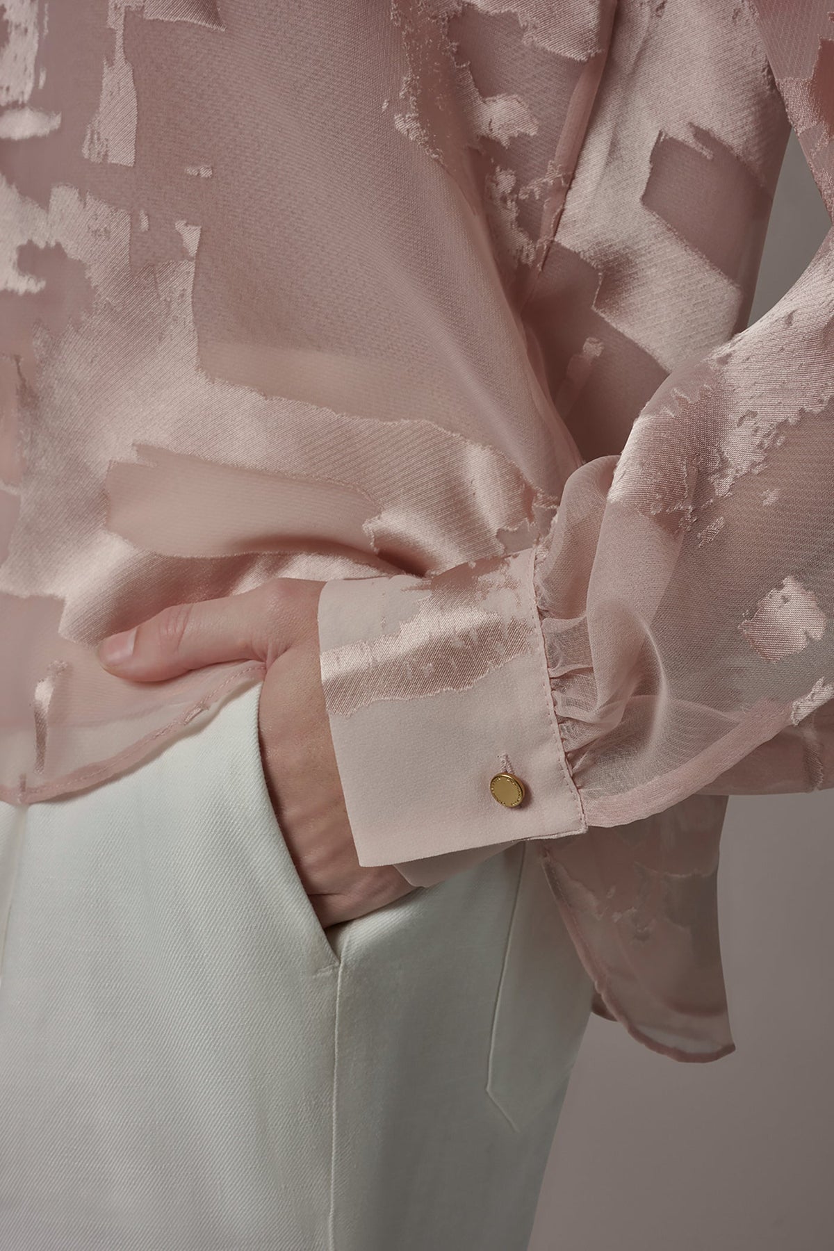 ABSTRACT BURNOUT BLOUSE - Snow Petal