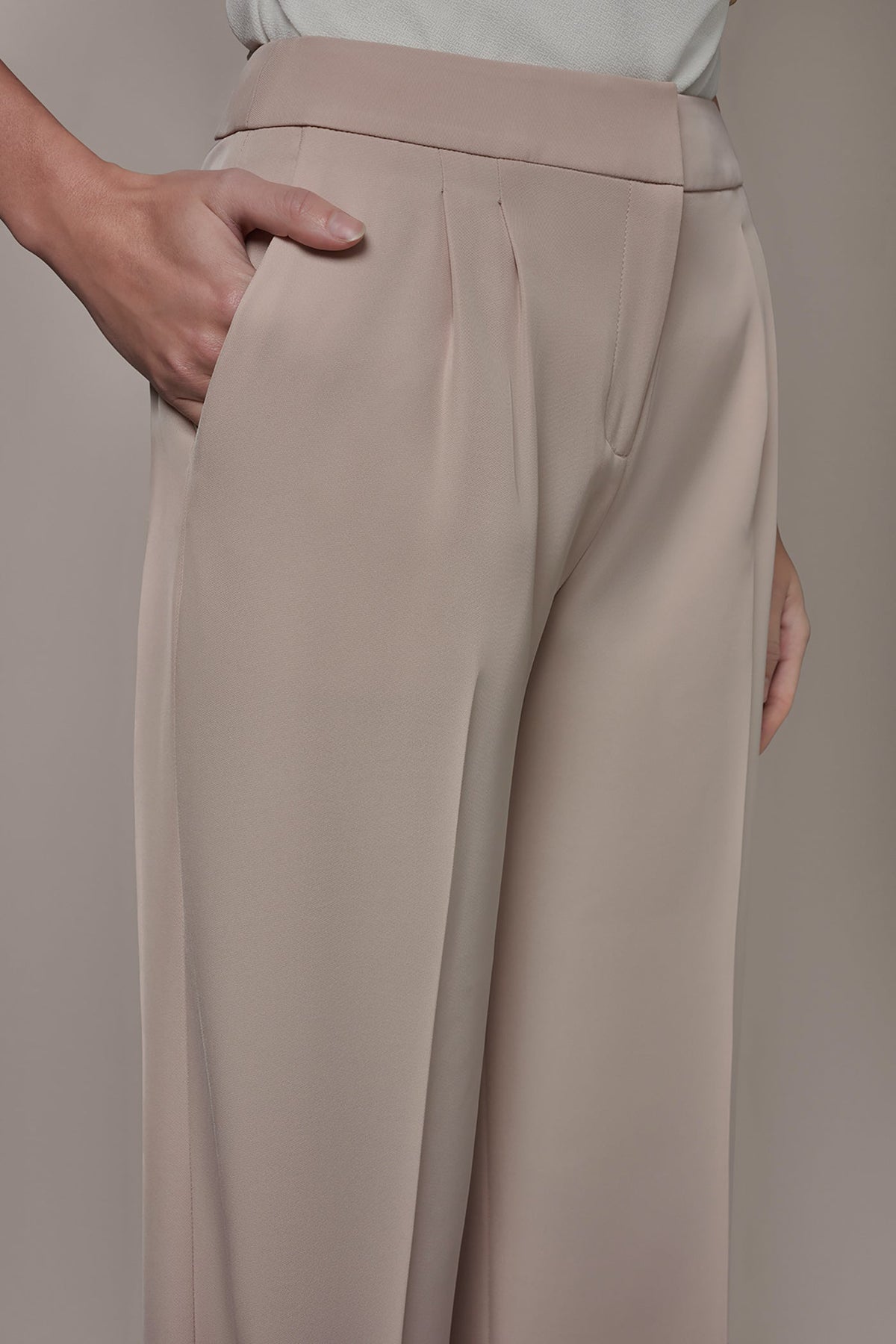 MID-RISE PLEATED WIDE-LEG SUIT PANT - Snow Petal
