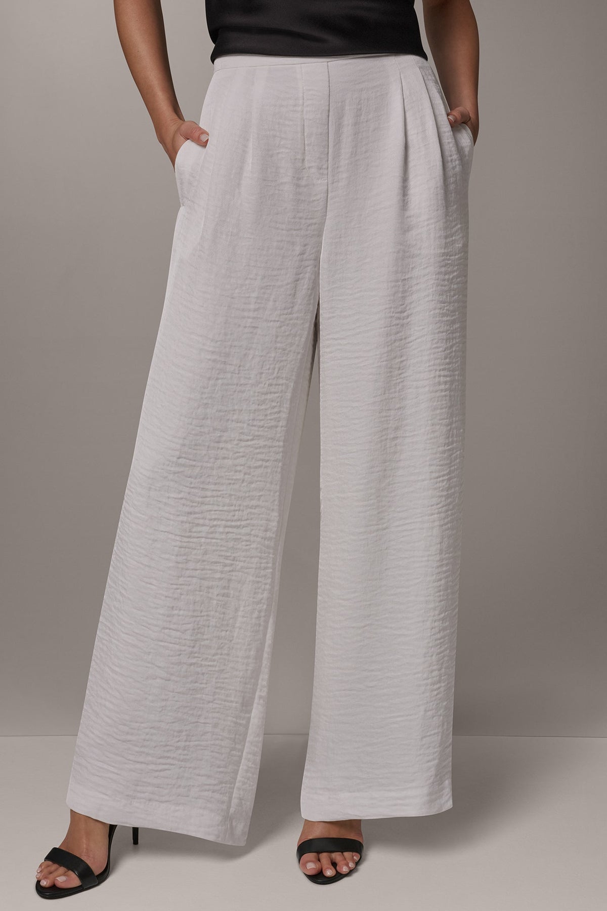EXTRA HIGH-RISE PLEATED RELAXED PULL-ON PANT - Cream