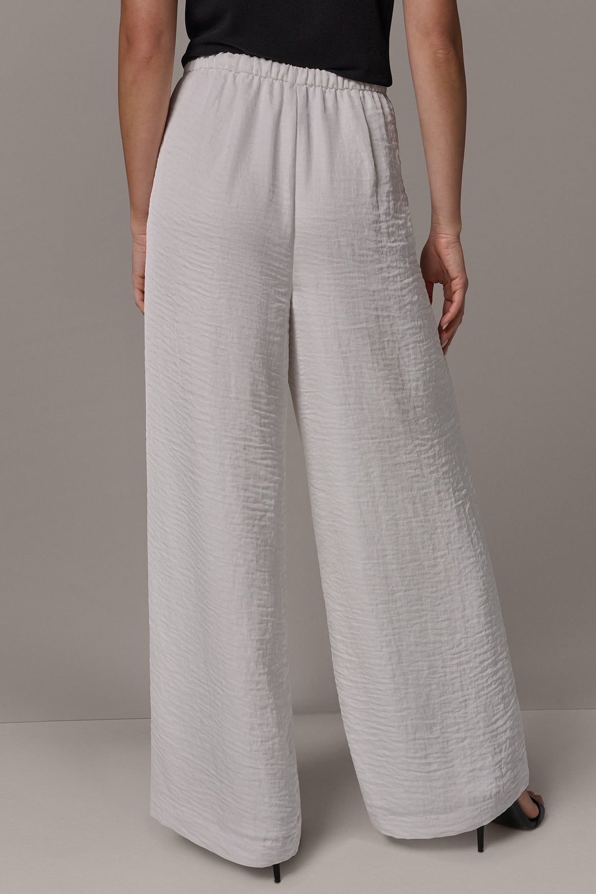 EXTRA HIGH-RISE PLEATED RELAXED PULL-ON PANT - Cream