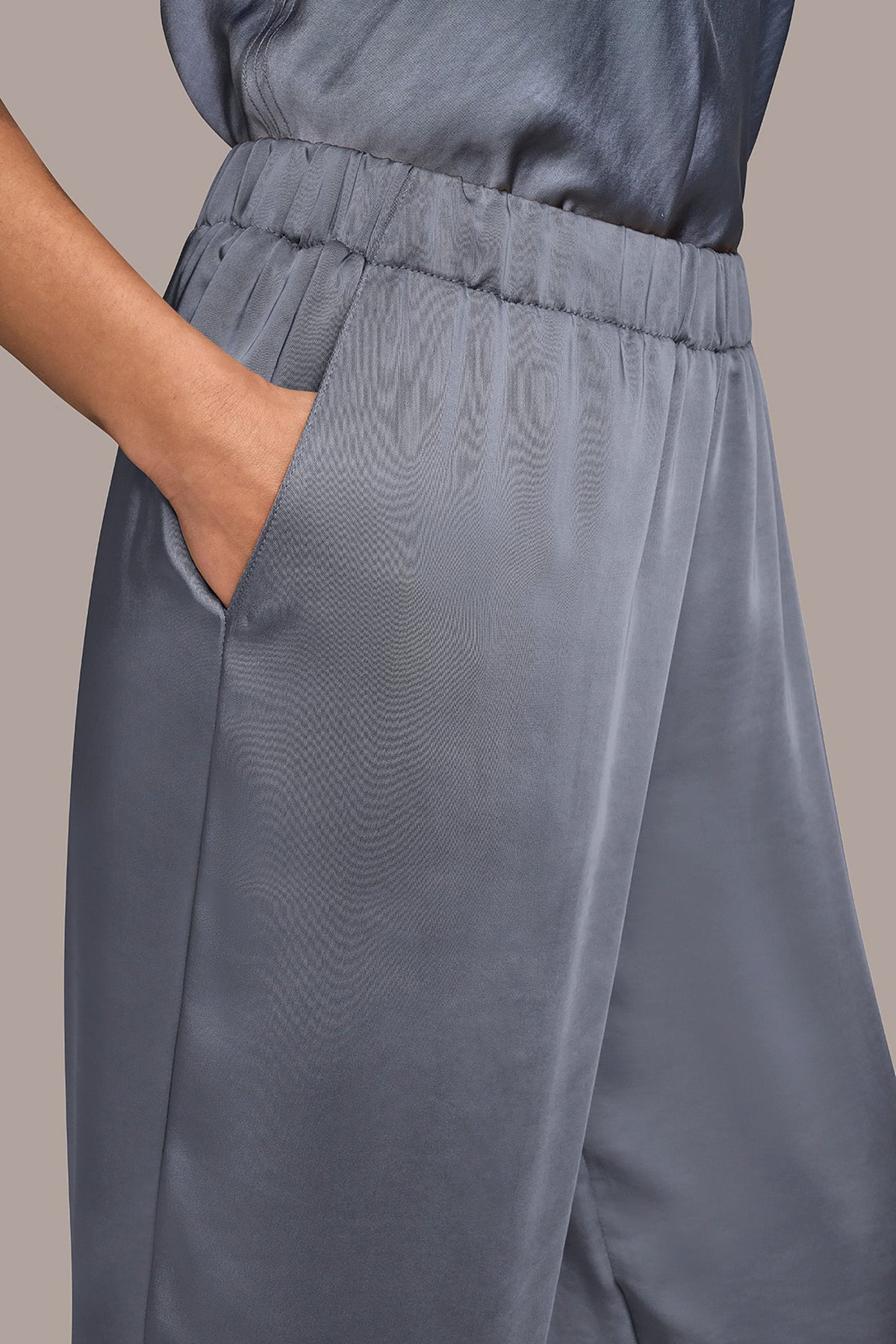 SATIN MID-RISE RELAXED PANT - Tempest