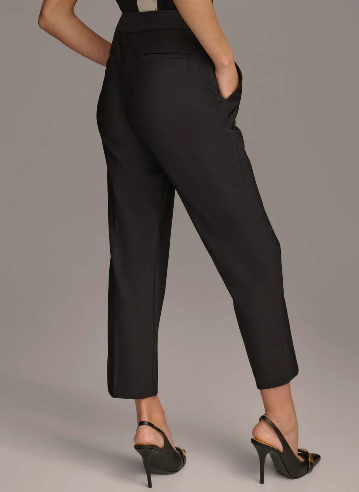 SLIM LEG ANKLE LENGTH PANT - Black