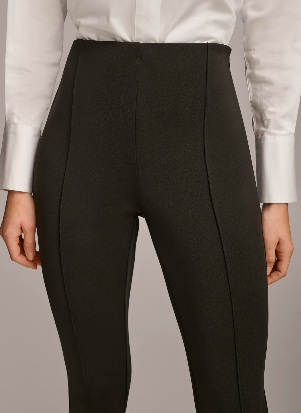 HIGH RISE ANKLE PANT - Black