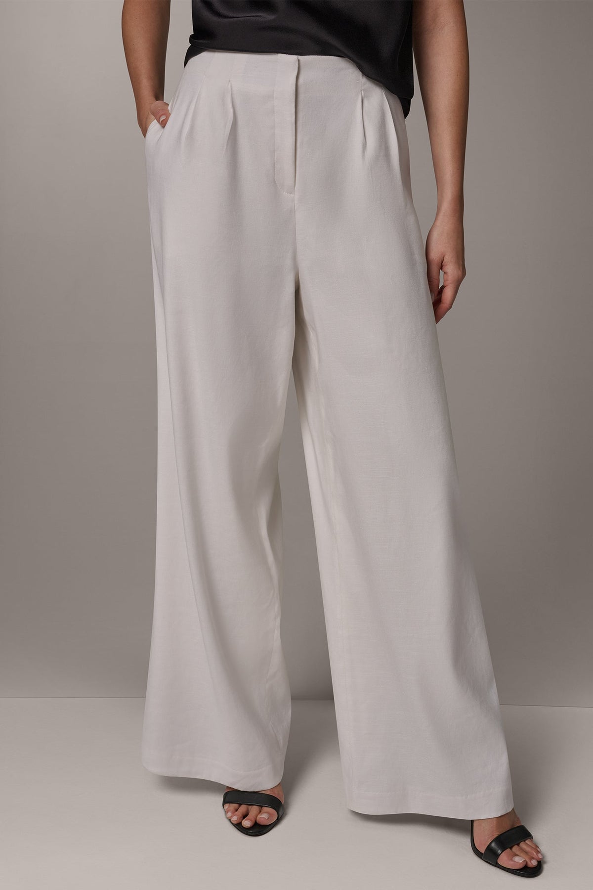 EXTRA HIGH-RISE PLEATED WIDE-LEG PANT - Cream