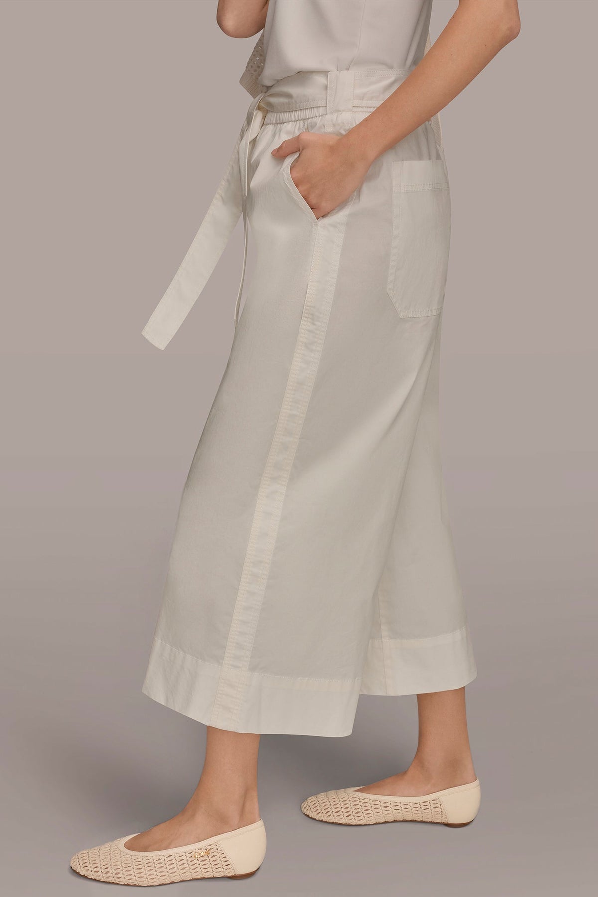 CROPPED MID-RISE WIDE-LEG PANT - Cream