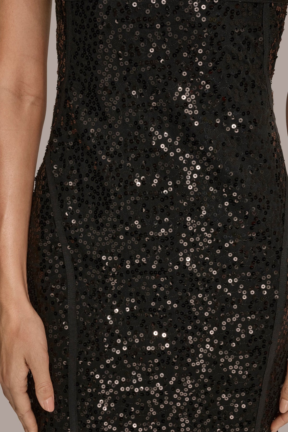 SEQUINED SEAM DRESS - Black