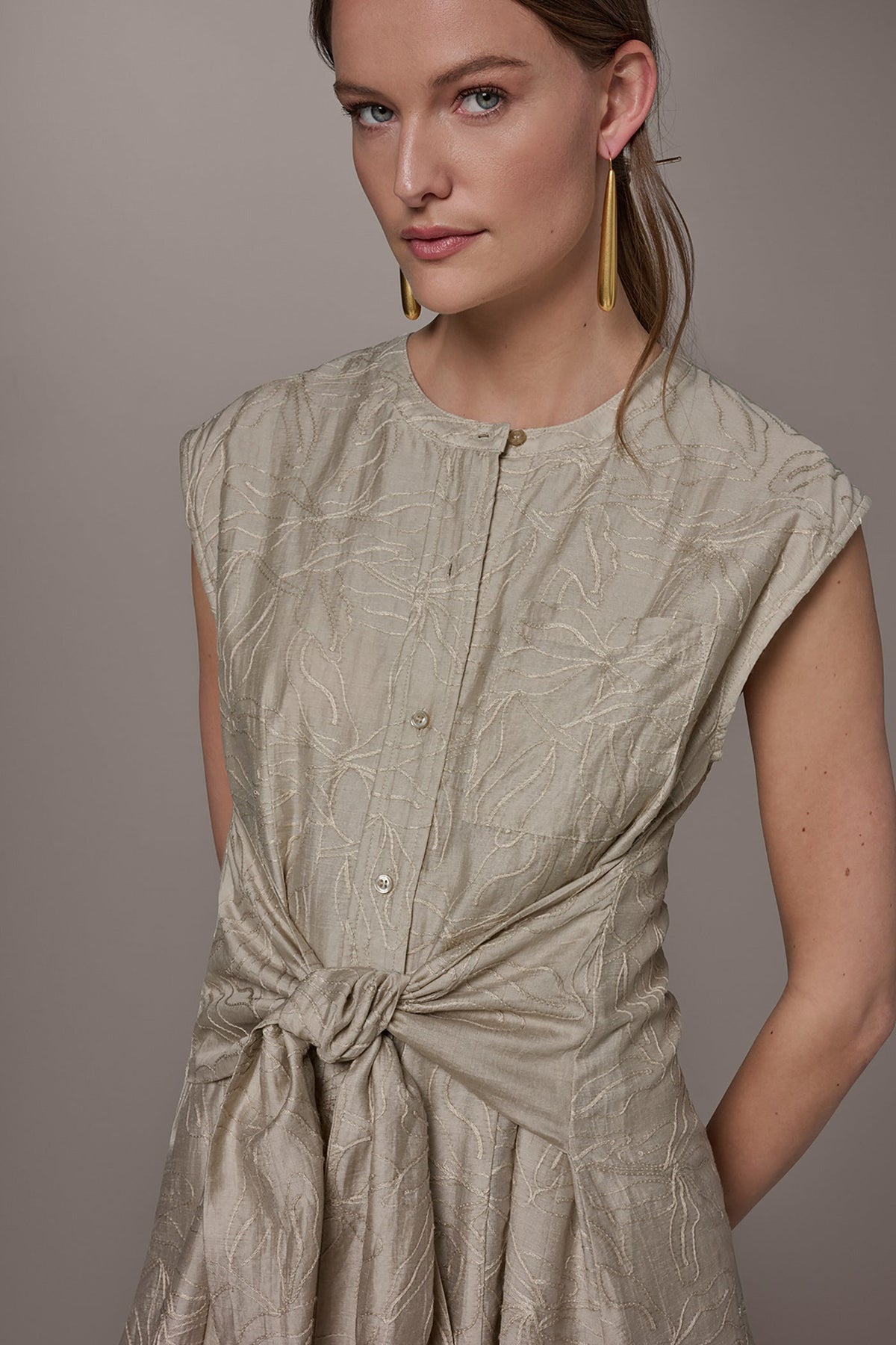 EMBROIDERED TIE-FRONT MIDI DRESS - Tuscan Grey