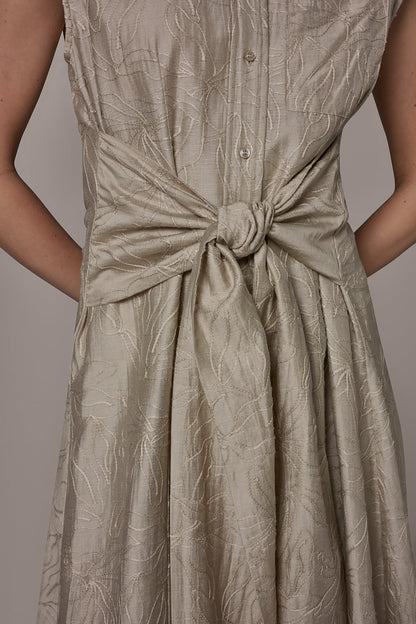 EMBROIDERED TIE-FRONT MIDI DRESS - Tuscan Grey