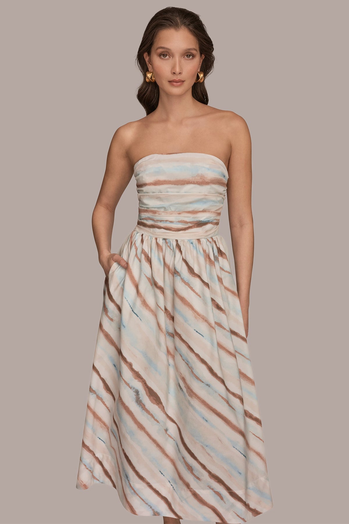 STRAPLESS PRINTED MIDI DRESS - Watercolor Stripe