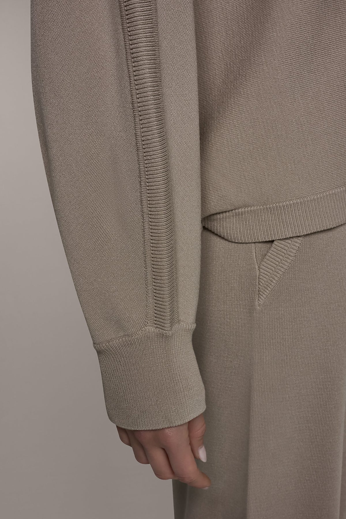 LONG DOLMAN SLEEVE SWEATER - Sandstone