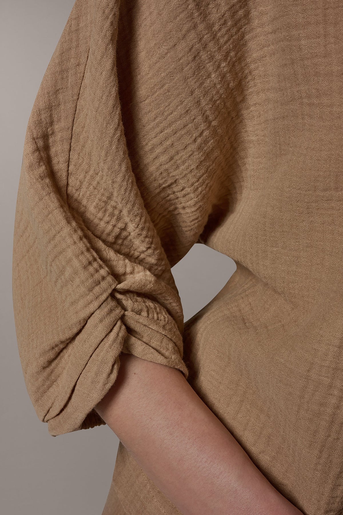 3/4 SLEEVE TWIST CUFF BLOUSE - Fawn