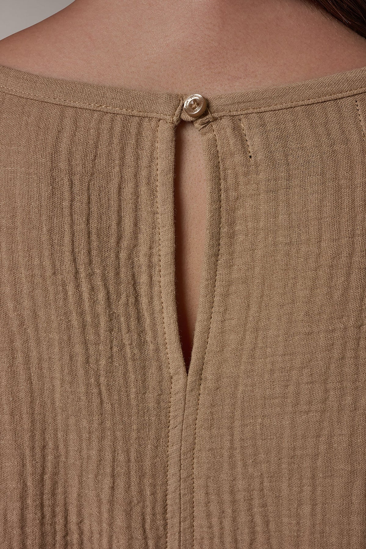 3/4 SLEEVE TWIST CUFF BLOUSE - Fawn