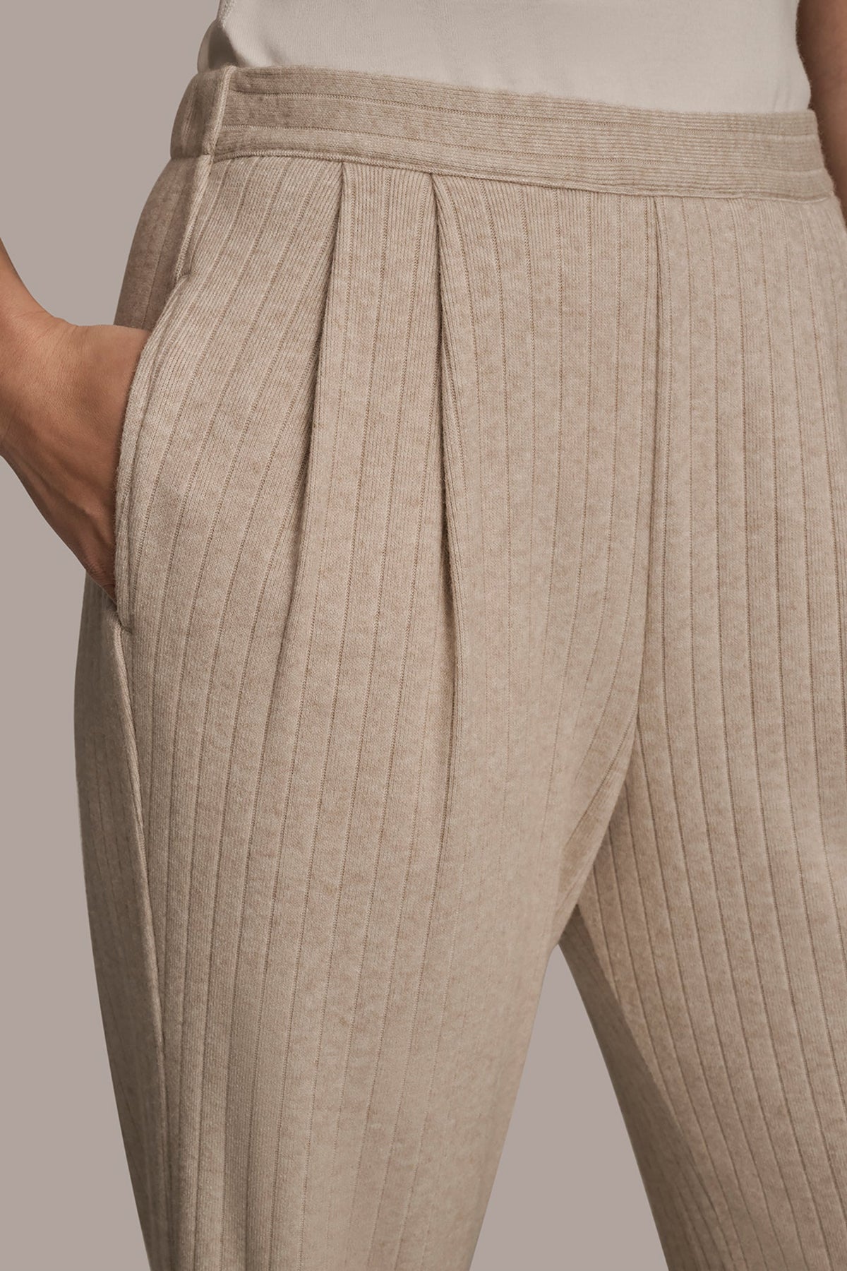 HIGH-RISE PLEATED PANT - LIGHT FAWN HEATHER
