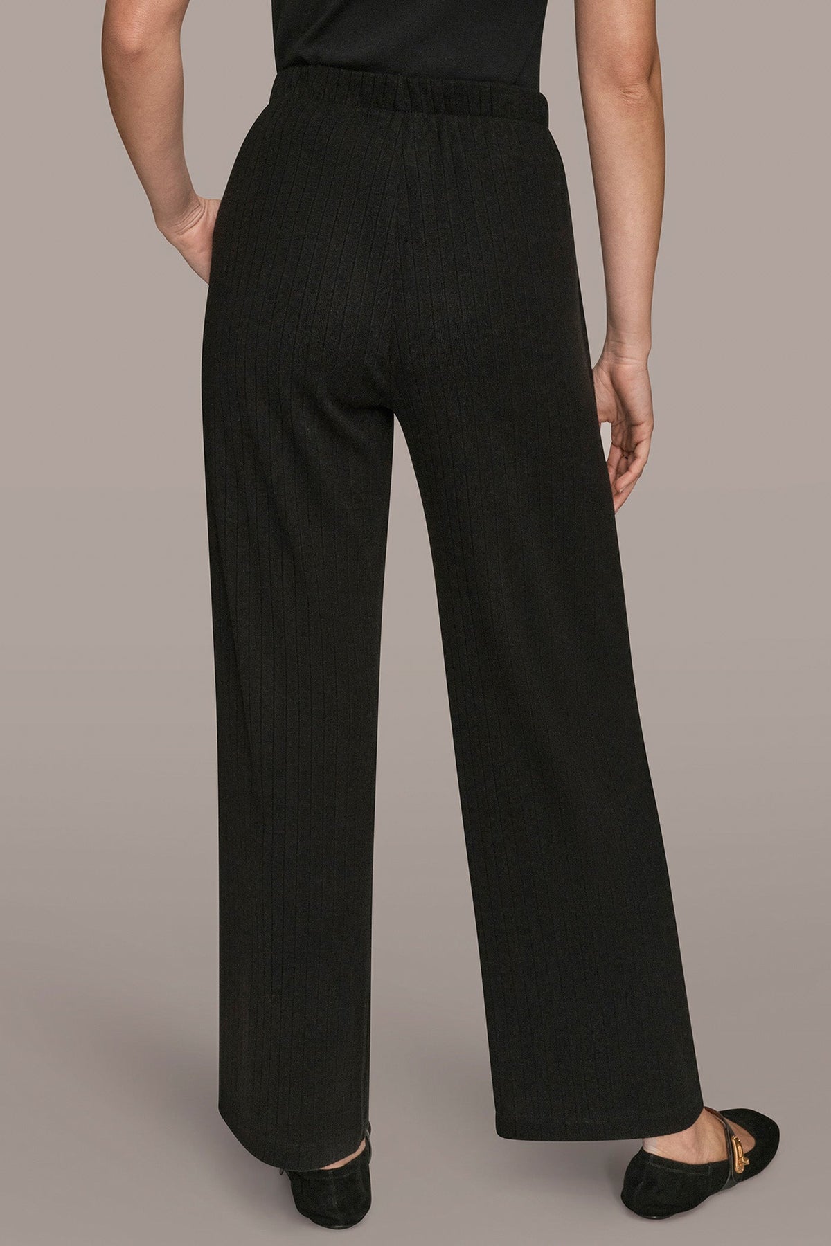 HIGH-RISE PLEATED PANT - Black