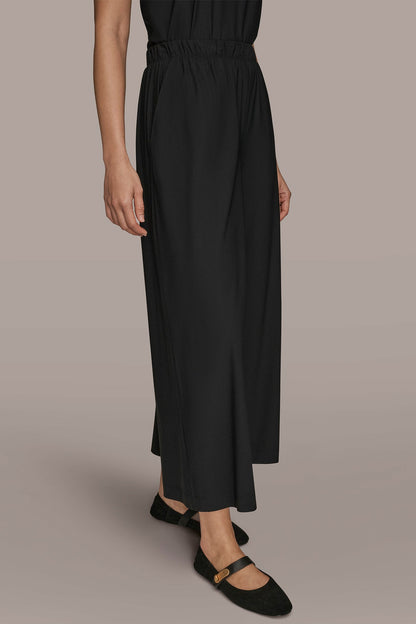 THE MODERN TRAVEL MID-RISE RELAXED ANKLE PANT - Black