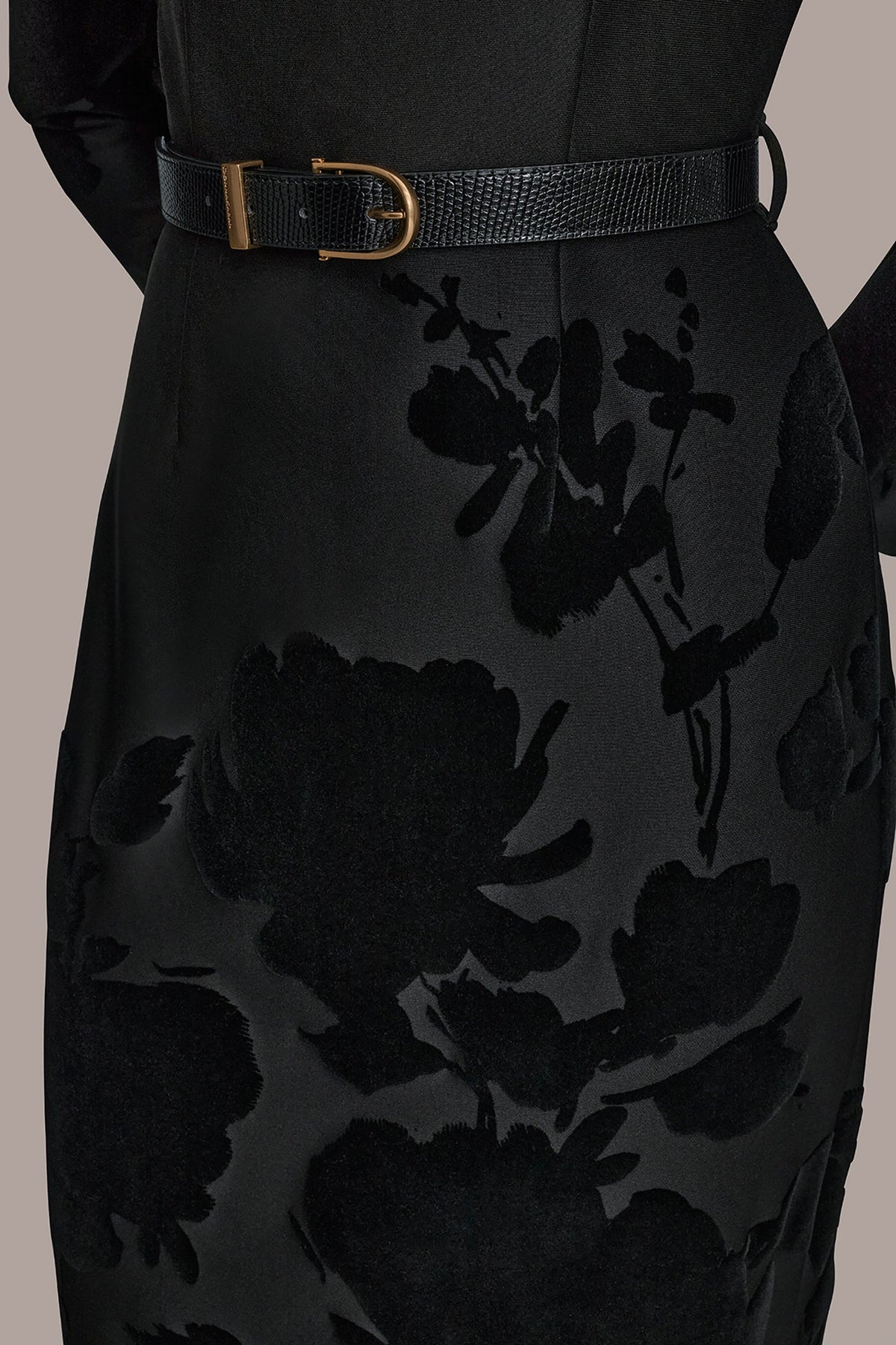 3/4 SLEEVE BOATNECK MIDI SHEATH DRESS - BLACK