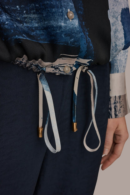 DRAWSTRING HEM BLOUSE - Washed Indigo/Cream Multi