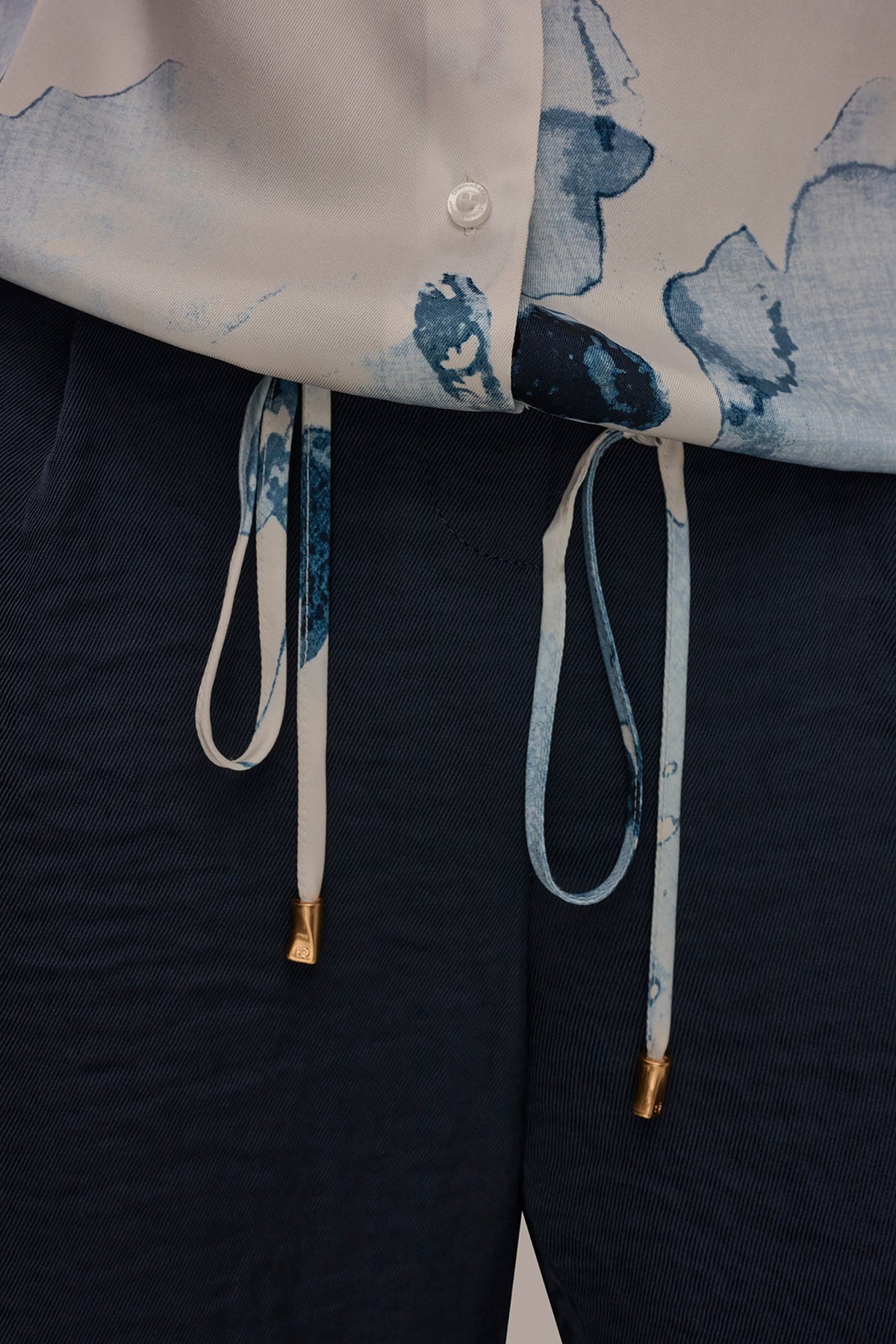 DRAWSTRING HEM BLOUSE - Sea Mist Multi