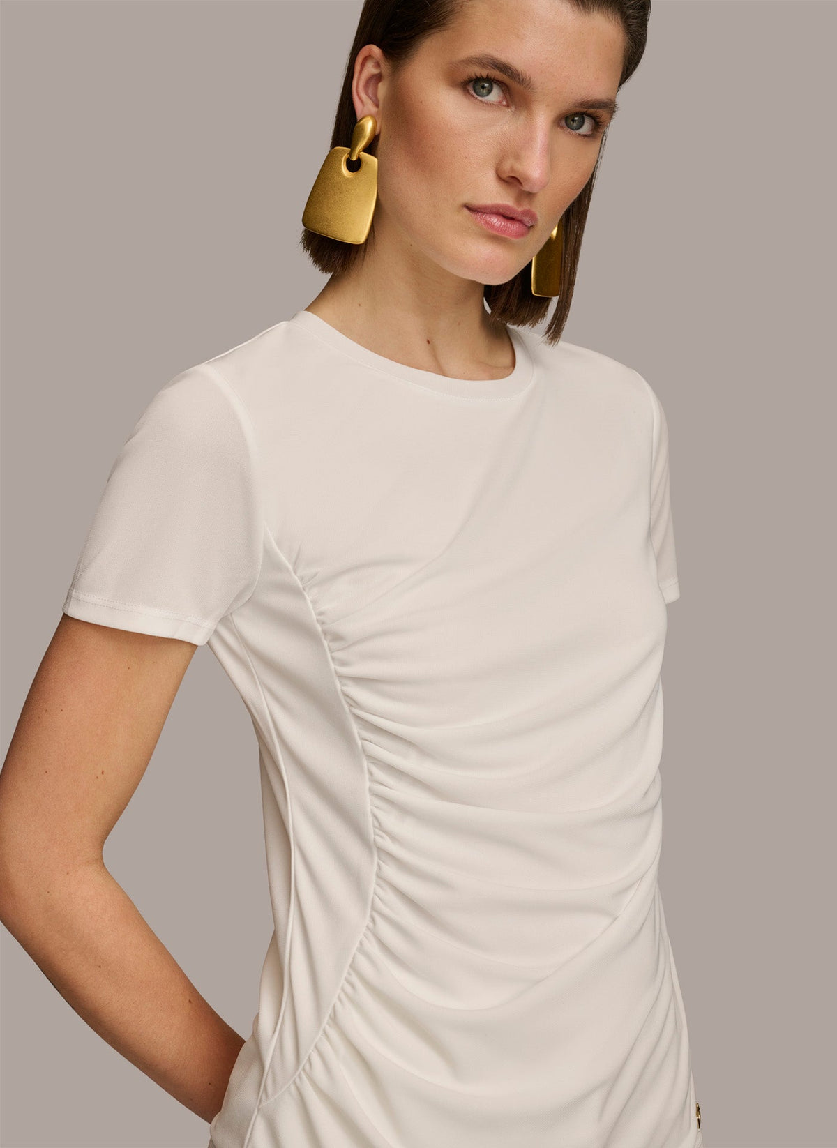 CREW NECK RUCHED TEE - Cream
