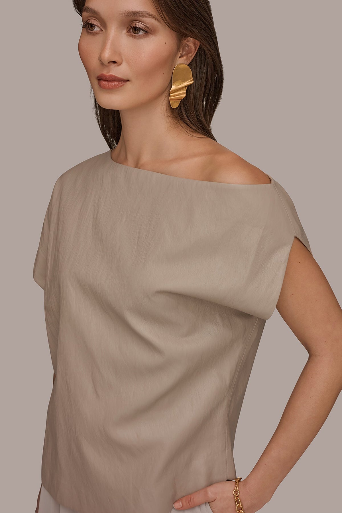 ASYMMETRIC ANGLE HEM TOP - Turin