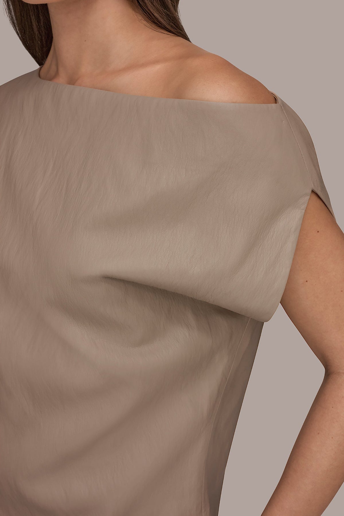 ASYMMETRIC ANGLE HEM TOP - Turin