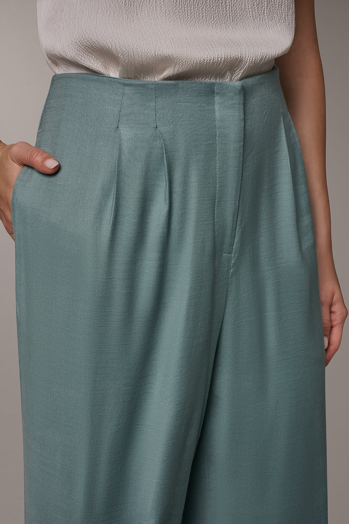 EXTRA HIGH-RISE PLEATED WIDE-LEG PANT - Waterlily