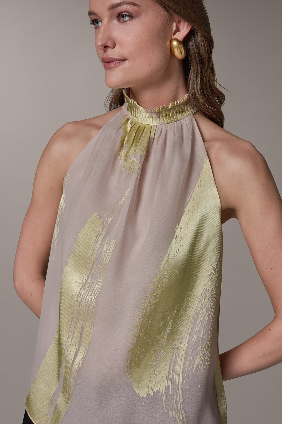 SLEEVELESS METALLIC BRUSHSTROKE BLOUSE - Sisal/Citrus